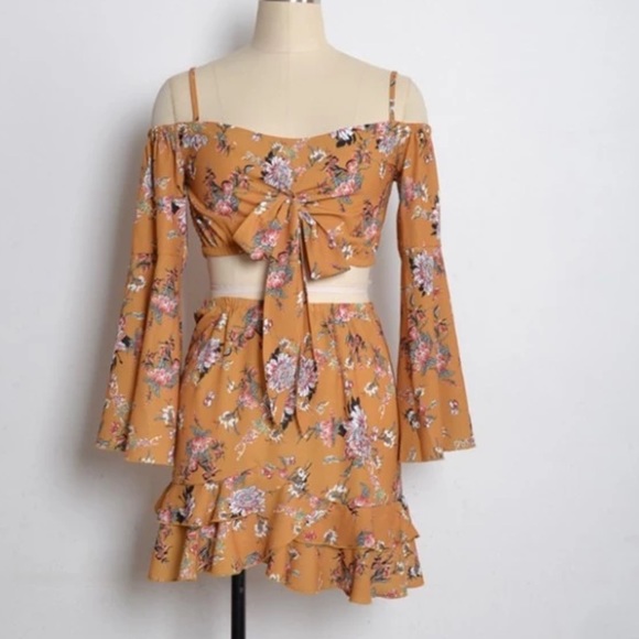 NEW Crop Top Mini Skirt Summer Outfit Large - Picture 5 of 6